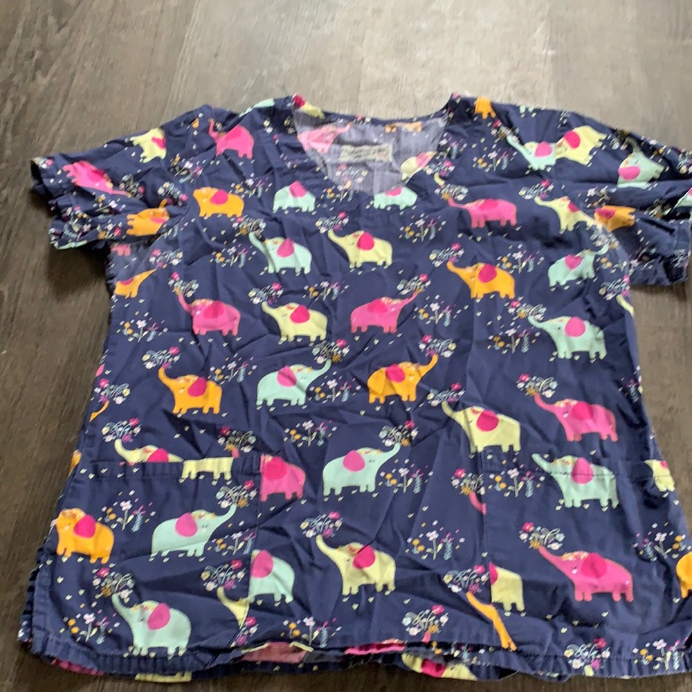 Scrub top